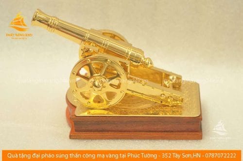 Mô hình đại pháo súng thần công mạ vàng 24K PTC02 đặt trên đế gỗ sang trọng