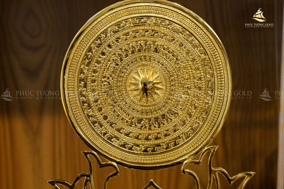Mặt trống đồng hoa sen mạ vàng 24k - TĐ03 5