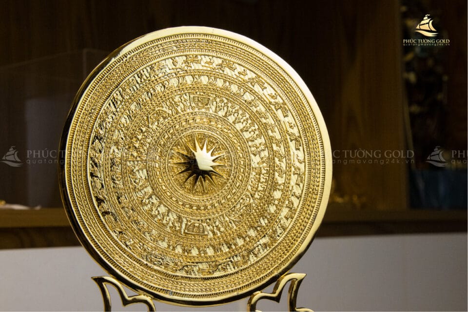 Mặt trống đồng hoa sen mạ vàng 24k - TD03 5