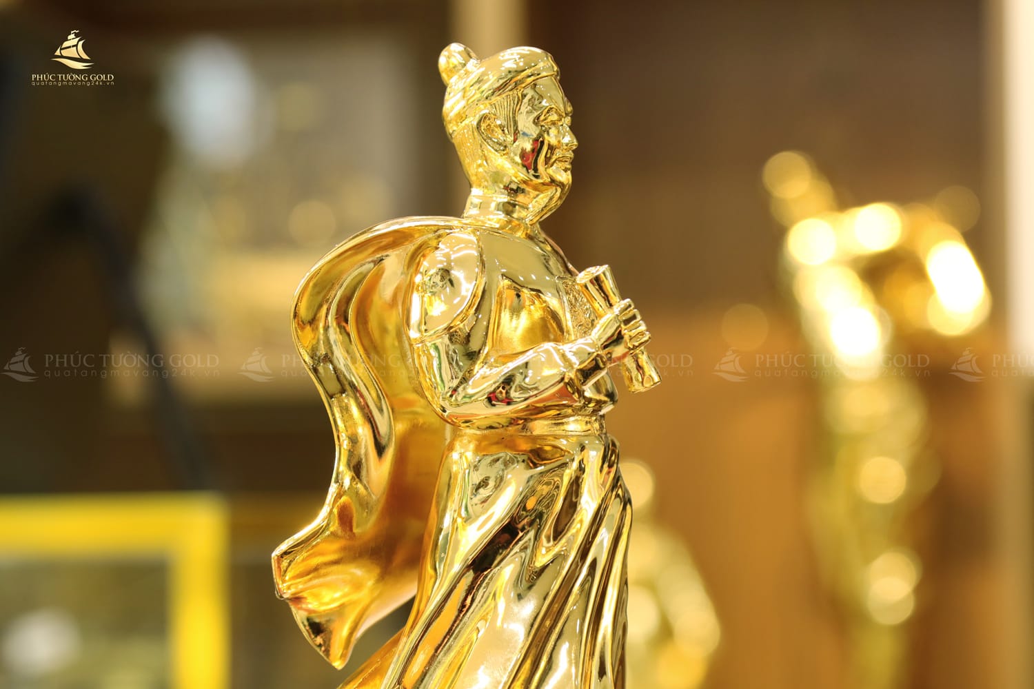 Tượng Đức thánh Trần Hưng Đạo mạ vàng 24k - HD01 33