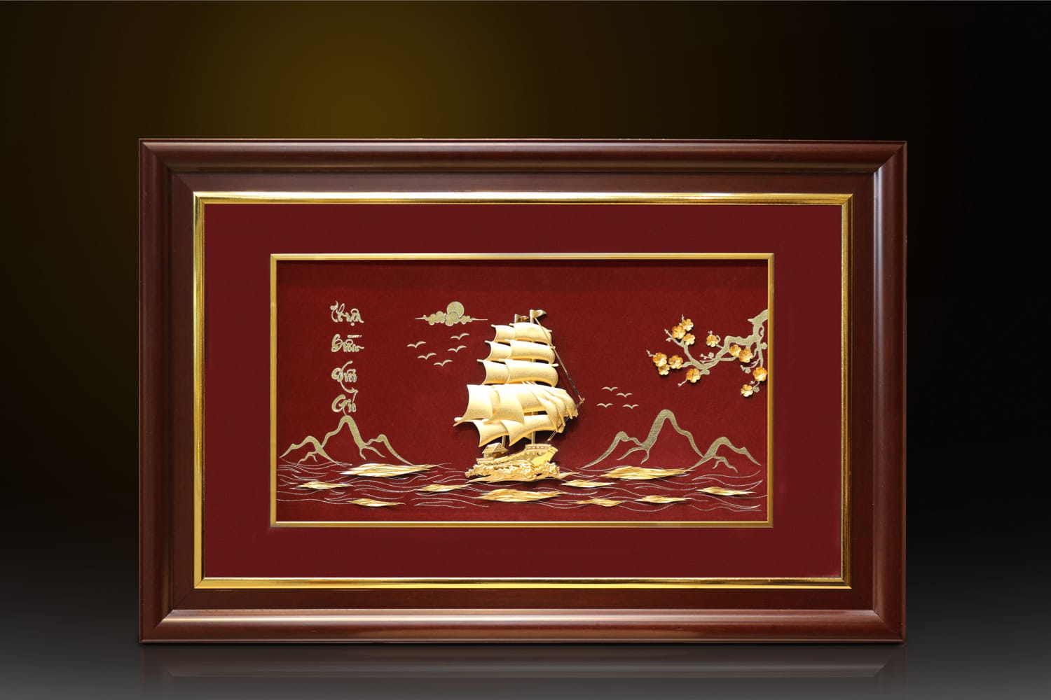 Thuận buồm vàng lá
