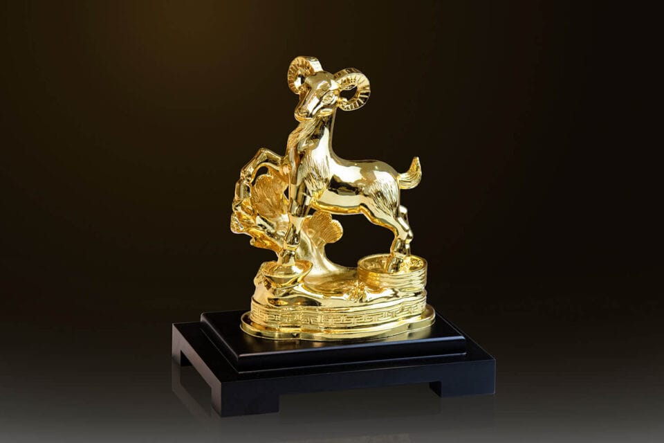 Tượng dê phong thủy mạ vàng 24k - TD01