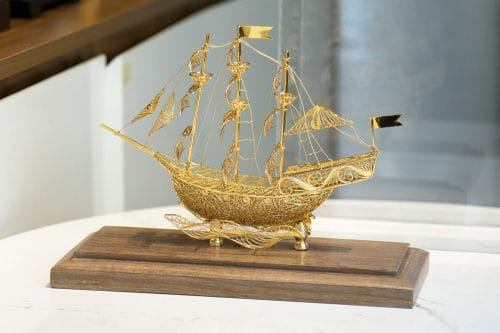 Mô hình thuyền buồm bạc mạ vàng 24K TB03 chế tác thủ công từ sợi bạc
