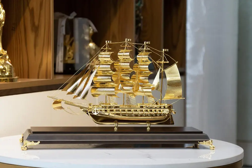 Mô hình thuyền buồm cỡ to mạ vàng - TB43 5