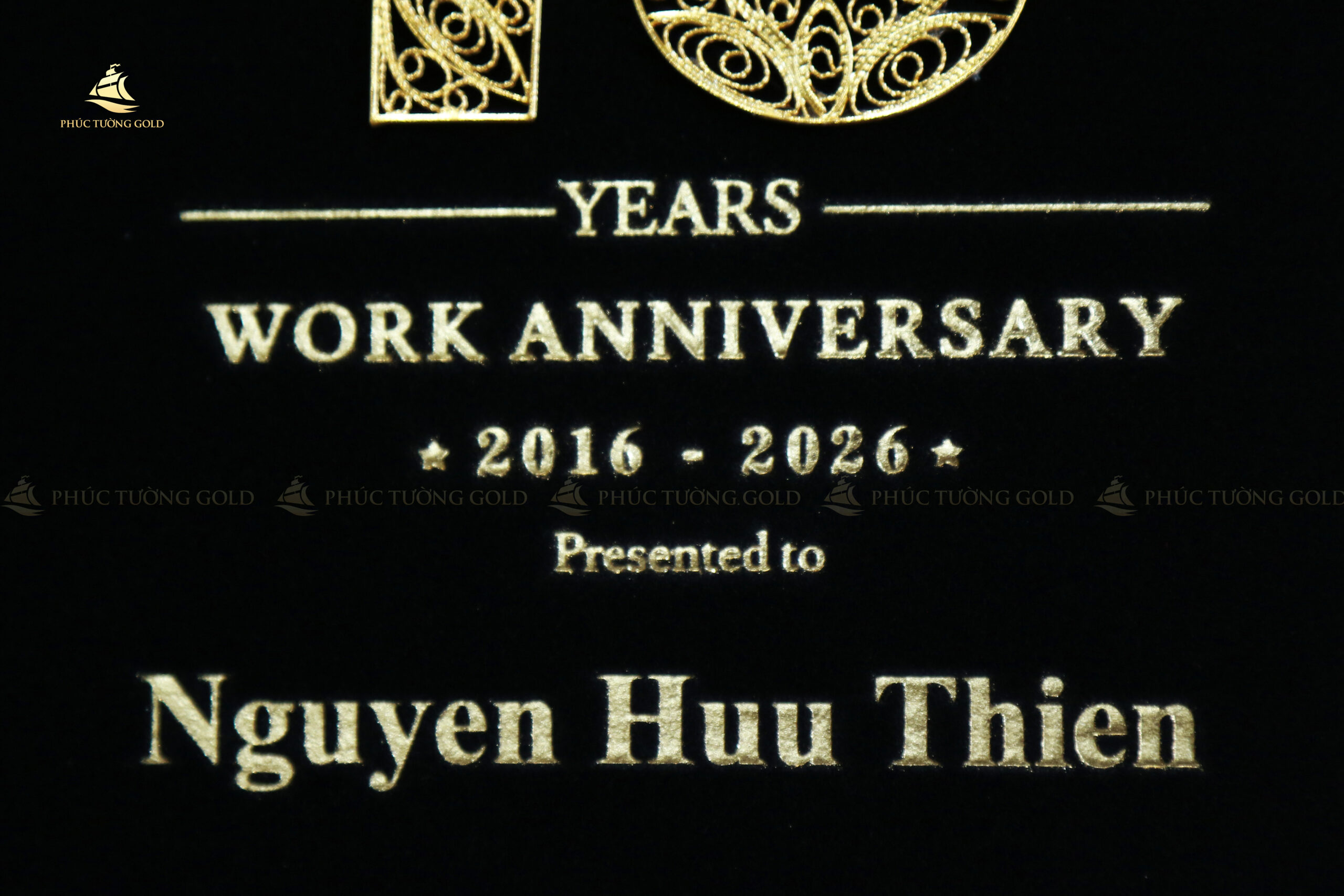 qua tang ky niem 10 nam lam viẹc kijus 3